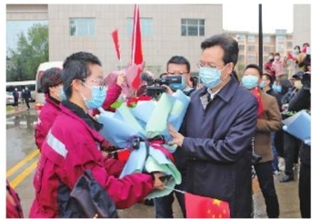 慶陽市第二、三批支援湖北醫(yī)療隊12名隊員凱旋
