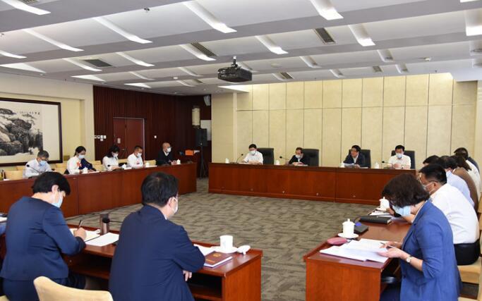 【兩會(huì)快訊】甘肅代表團(tuán)分組審議全國人大常委會(huì)工作報(bào)告，林鐸參加第一小組會(huì)議并發(fā)言