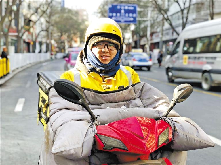 外賣小哥王全軍：好好干，在蘭州買套房
