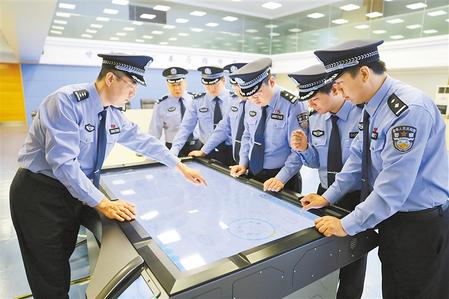 致敬！人民警察