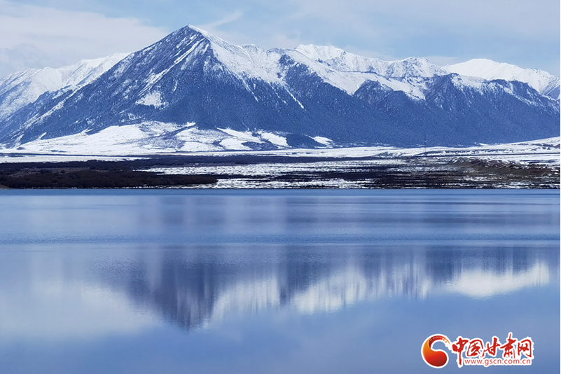 初夏，來(lái)山丹馬場(chǎng)鸞鳥(niǎo)湖畔賞雪