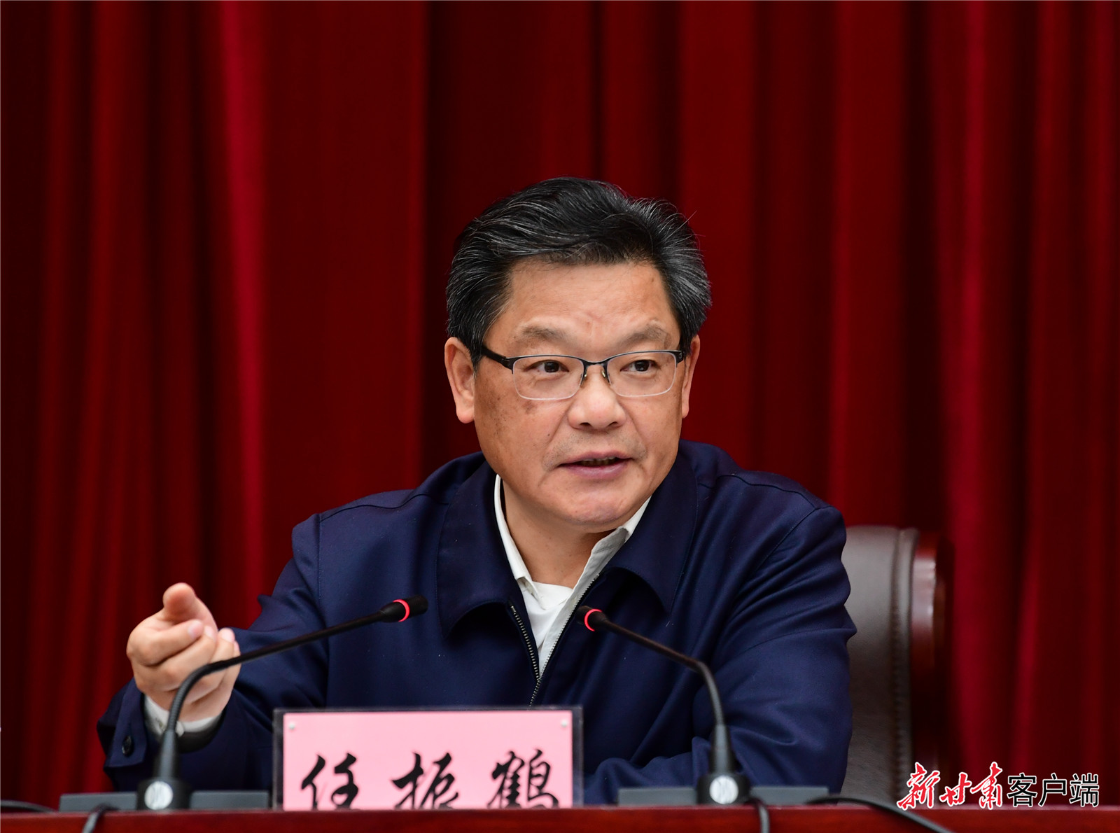 任振鶴在全省新型城鎮(zhèn)化工作推進(jìn)會(huì)議上強(qiáng)調(diào)：凝心聚力抓落實(shí)、蹄疾步穩(wěn)向前進(jìn)，奮力推進(jìn)新型城鎮(zhèn)化建設(shè)再上新臺(tái)階