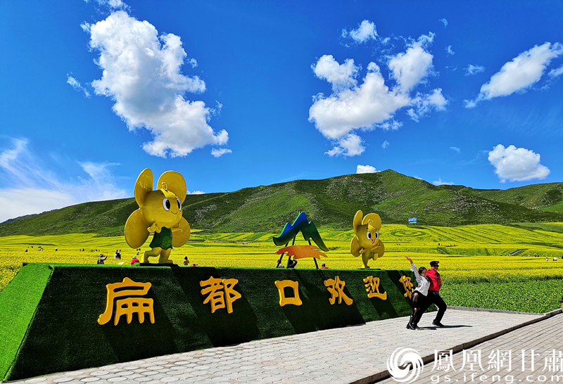 河西走廊張掖扁都口，古絲綢之路要道。王振武 攝
