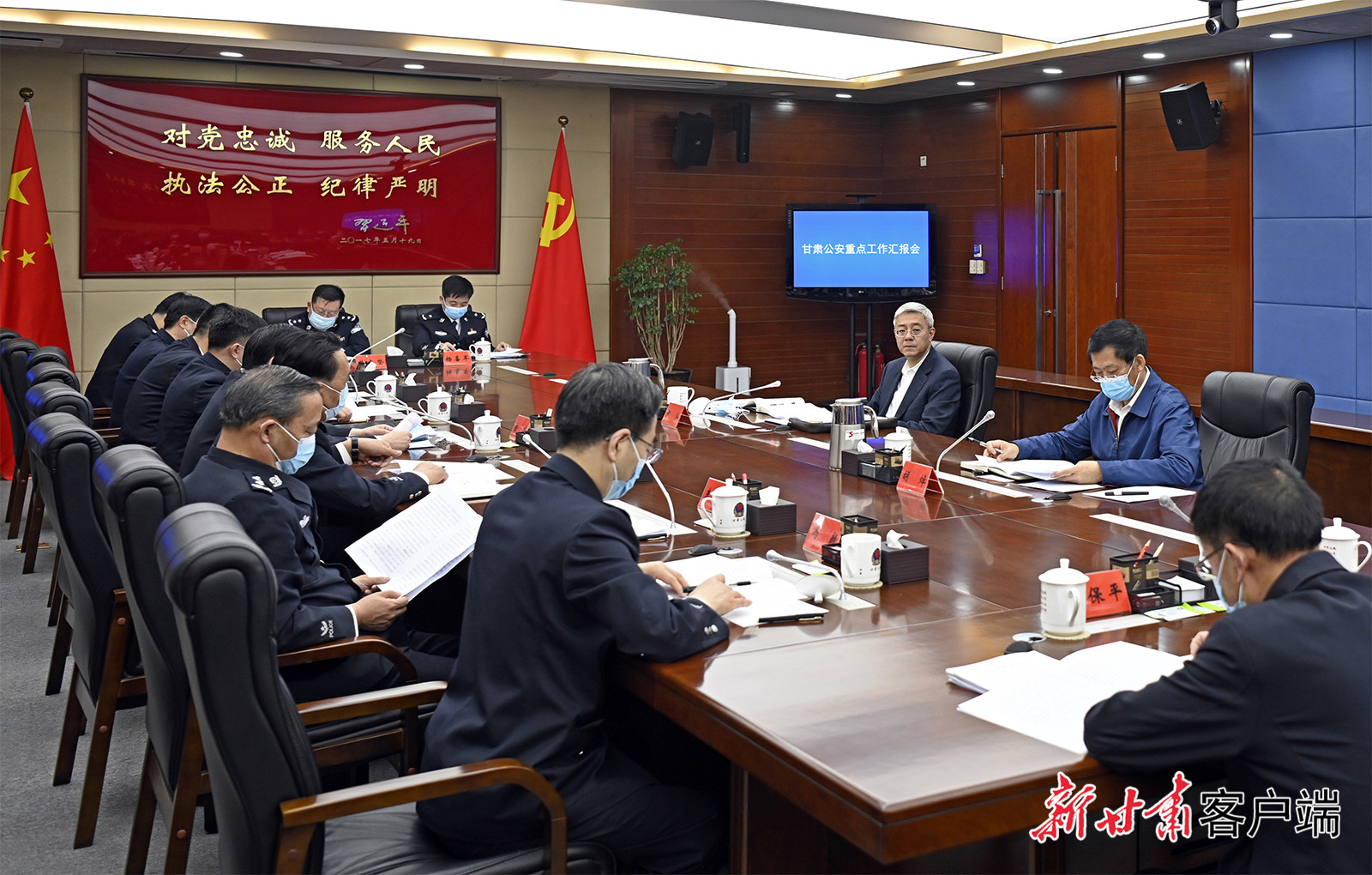 【甘快看】尹弘在甘肅省公安廳調(diào)研時(shí)強(qiáng)調(diào)：堅(jiān)持政治建警鍛造公安鐵軍，全力以赴防風(fēng)險(xiǎn)保安全護(hù)穩(wěn)定