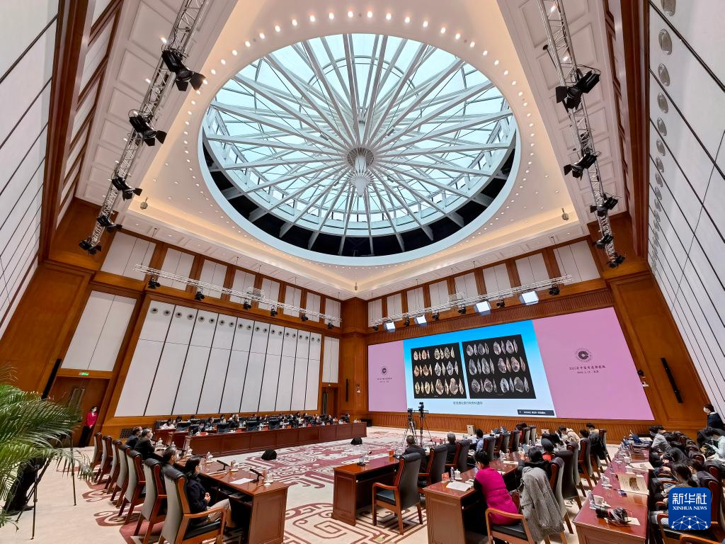 3月18日，“中國社會科學院考古學論壇·2021年中國考古新發(fā)現(xiàn)”進行入選項目報告環(huán)節(jié)（手機照片）。