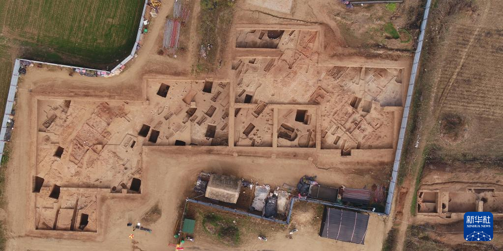 河南南陽市黃山新石器時代遺址山頂臺探方（資料圖）。