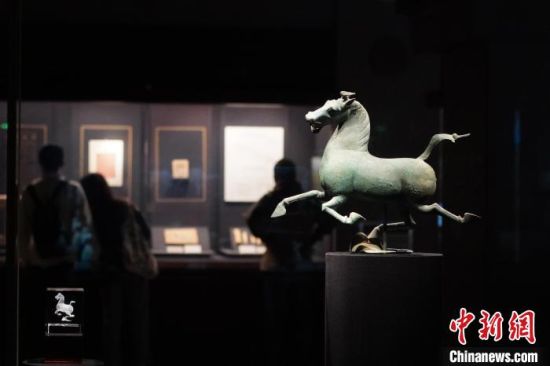 甘肅省博物館展出的“銅奔馬”。
