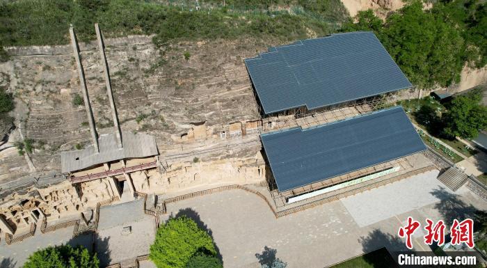 圖為航拍視角下的北石窟寺?！“瑧c龍 攝