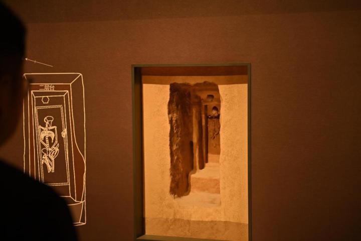 張家川縣馬家塬車輿博物館展陳的馬家塬遺址出土文物。李亞龍 攝